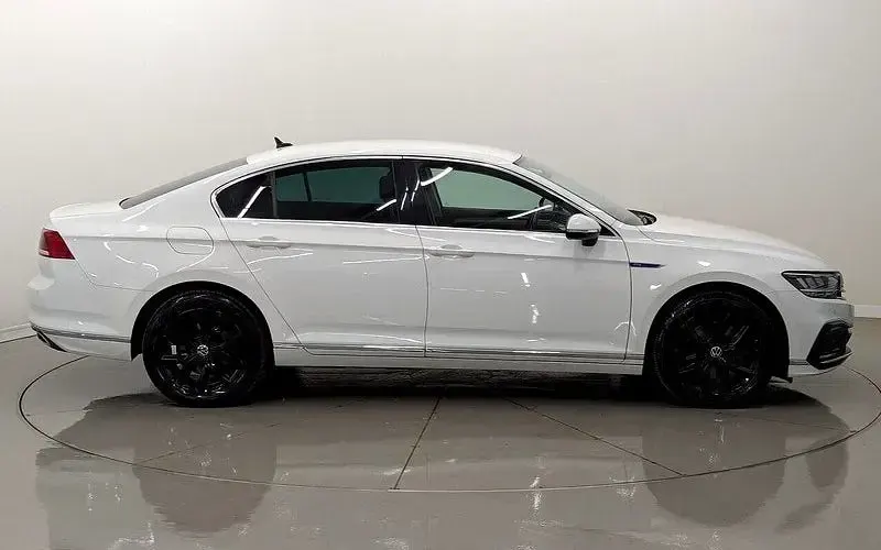 Used VW Passat GTE 218 HP (160 kW) 2021 White Sedan