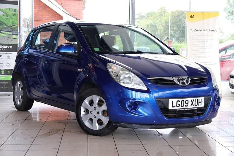 Blue Used 2009 Hyundai i20 Comfort Hatchback | £1,700 (Fair price) - Image 1/4
