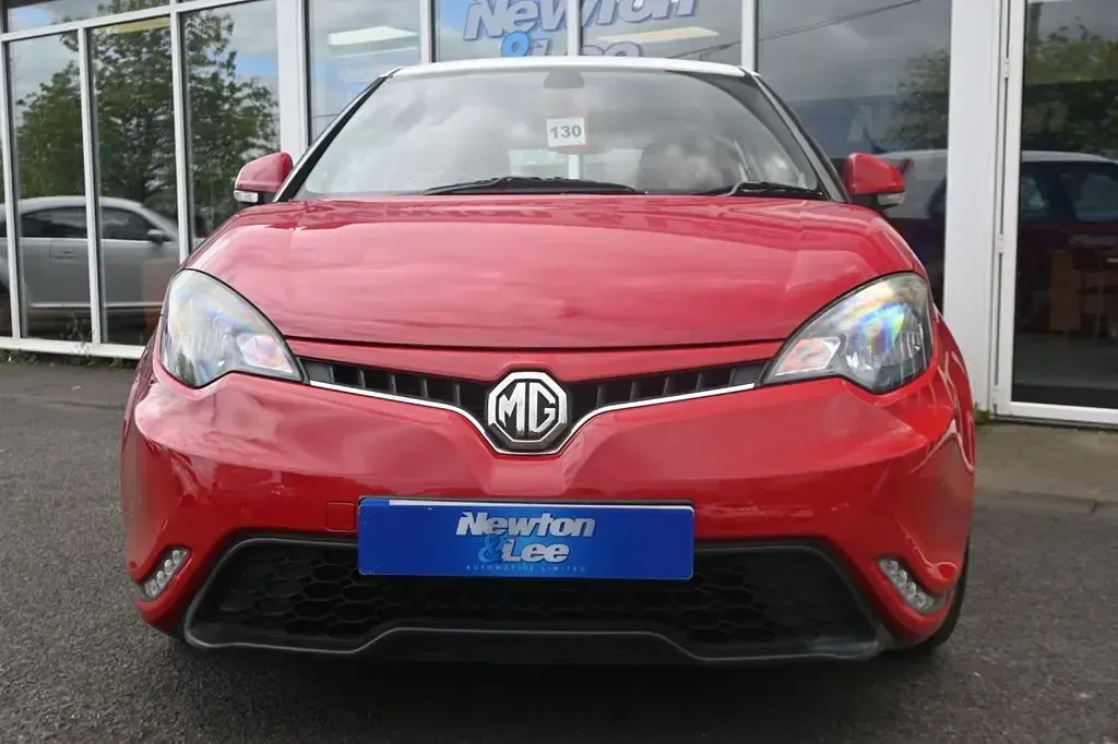 Used MG MG3 106 HP (77 kW) 2017 Red Hatchback