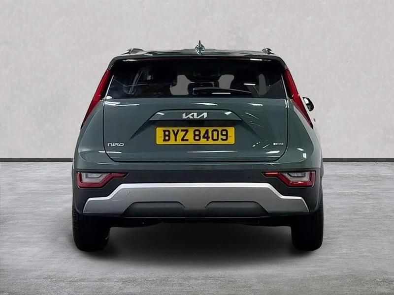 Used Kia Niro 2023 Green SUV