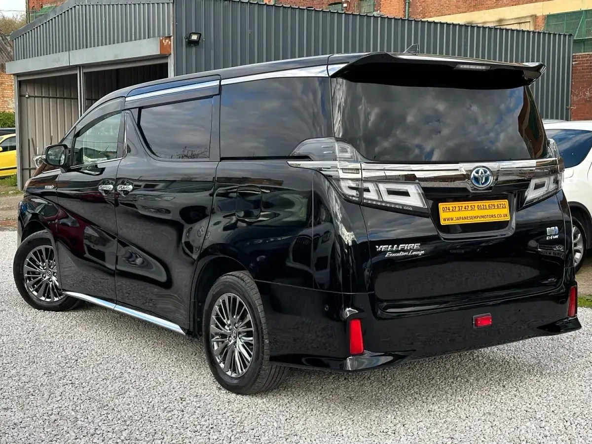 Begagnad Toyota Alphard Business Edition 2017 Svart Minibuss