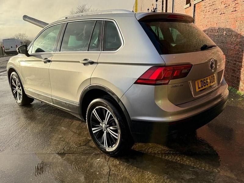 Używany VW Tiguan SE 150 KM (110 kW) 2016 Srebrny SUV