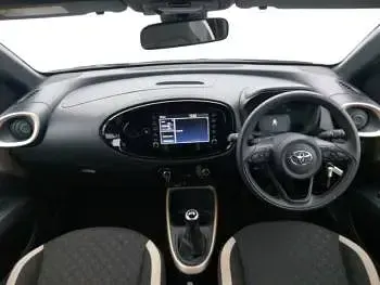 Used Toyota Aygo X 72 HP (52 kW) 2022 Beige SUV
