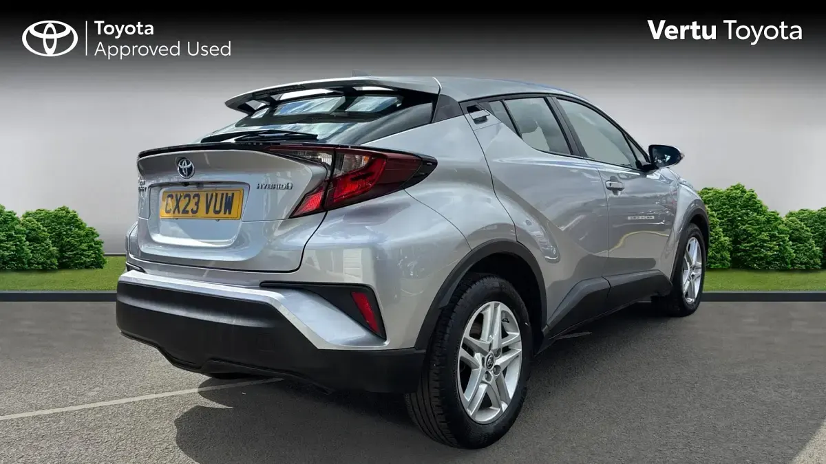 Used Toyota C-HR 122 HP (89 kW) 2023 Silver metallic (metallic paint) SUV
