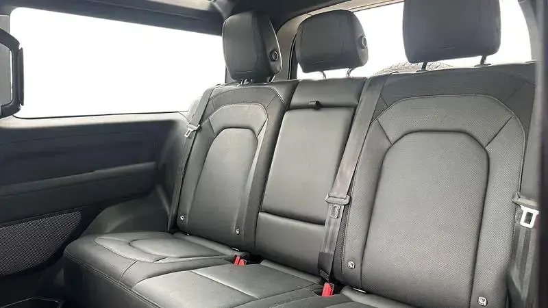 Used Land Rover Defender SE Dynamic 2022 Black SUV