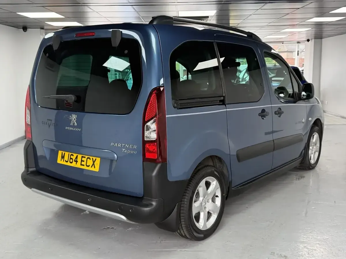Used Peugeot Partner Tepee Outdoor 115 HP (84 kW) 2014 Blue MPV