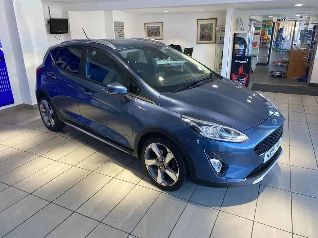 Second-hand Ford Fiesta Active 125 CP (91 kW) 2019 Albastru Hatchback