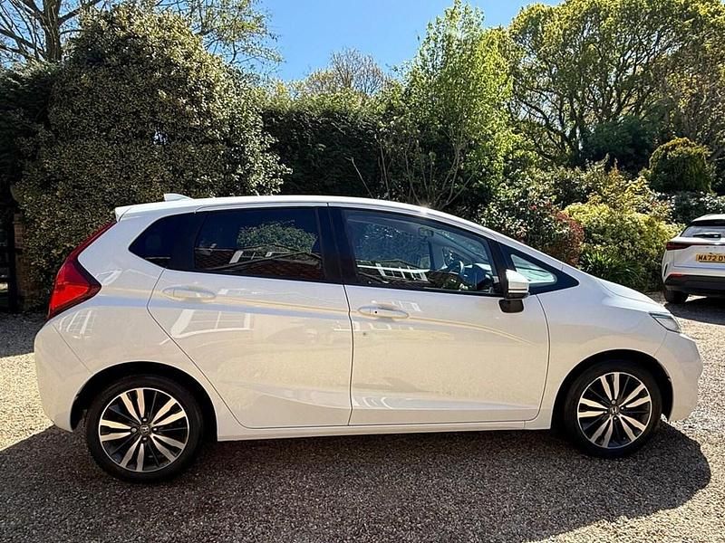 Używany Honda Jazz EX 102 KM (75 kW) 2016 Biały Hatchback