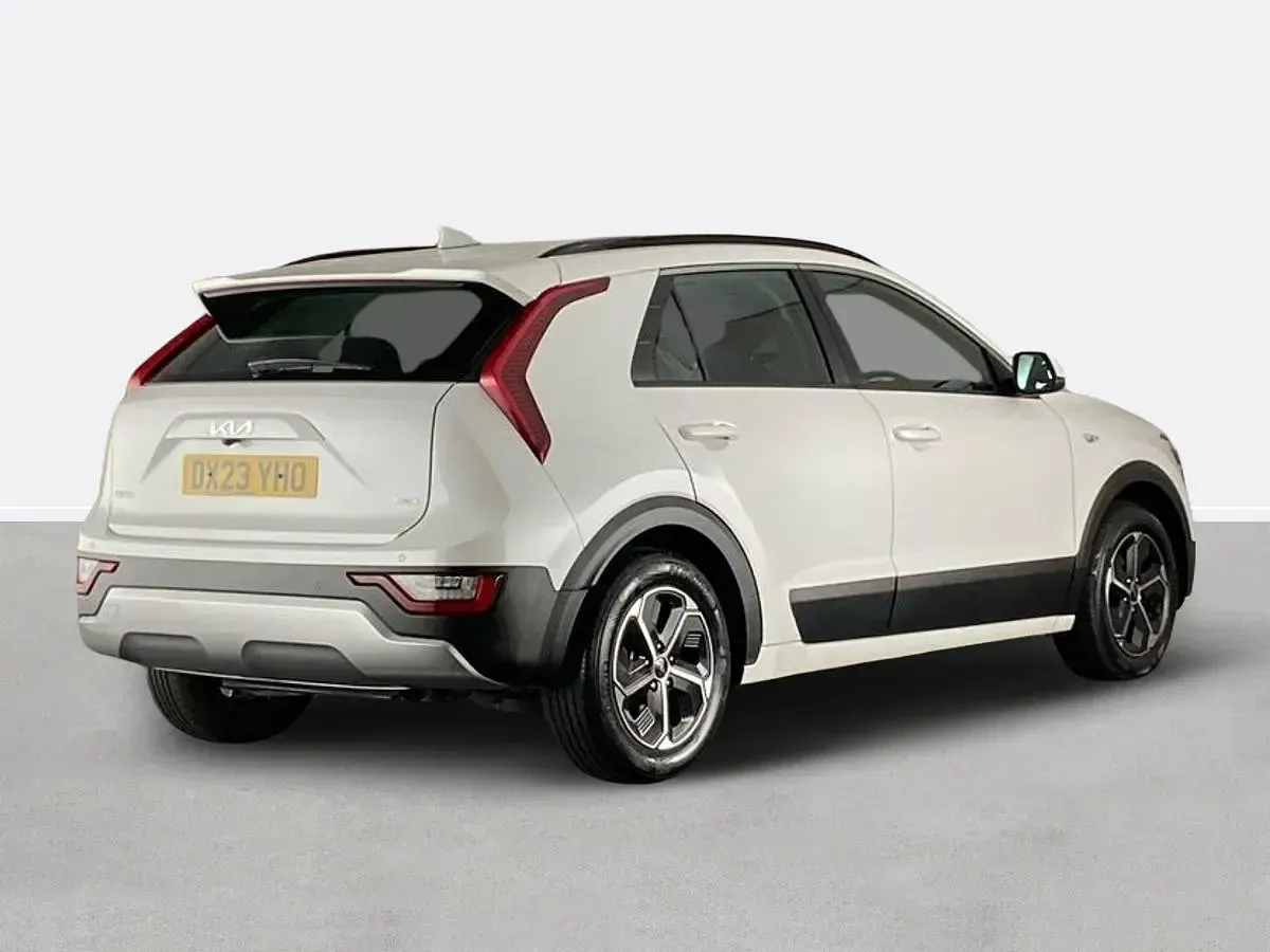 Used Kia Niro 139 HP (102 kW) 2023 White SUV