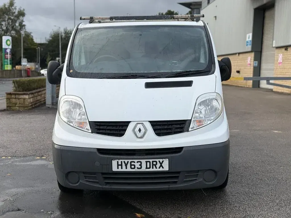 Used Renault Trafic 115 HP (84 kW) 2013 White MPV
