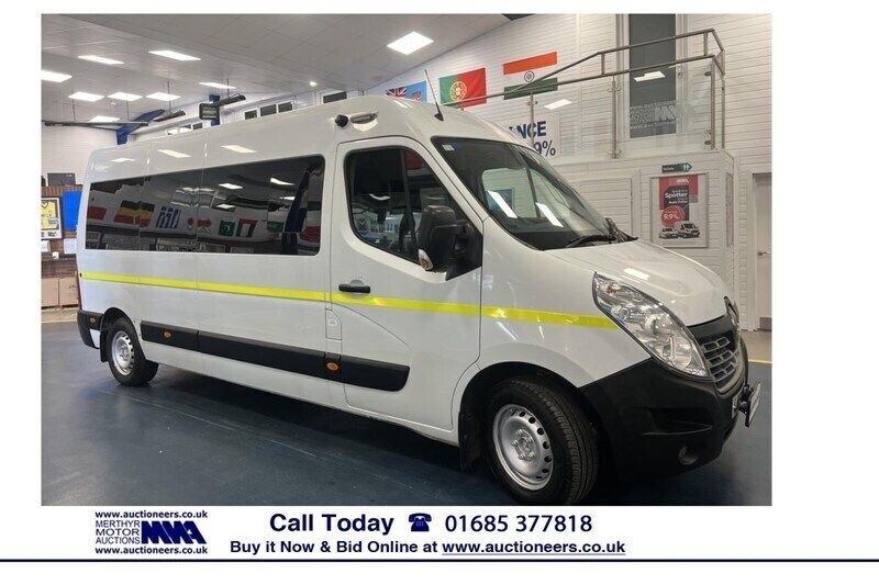 White Used 2018 Renault Master Van | £11,170 (Fair price) - Image 1/4