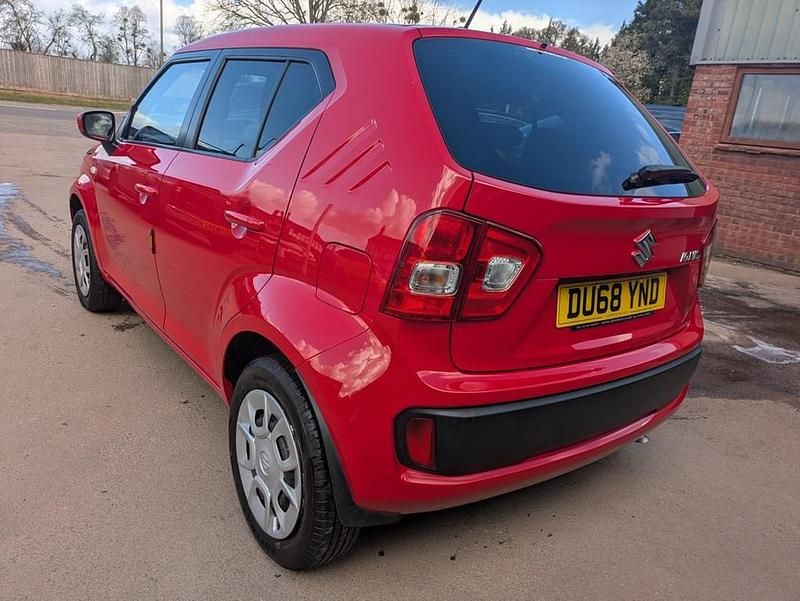 Usado Suzuki Ignis SZ3 90 HP (66 kW) 2019 Vermelho SUV