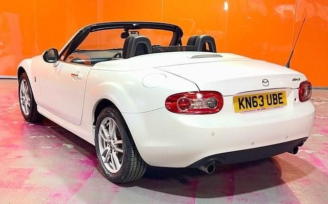 Begagnad Mazda MX5 126 HK (92 kW) 2013 Vit Cab