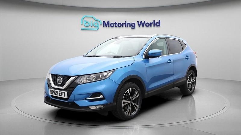 Used Nissan Qashqai N-Connecta 140 HP (102 kW) 2019 Blue SUV