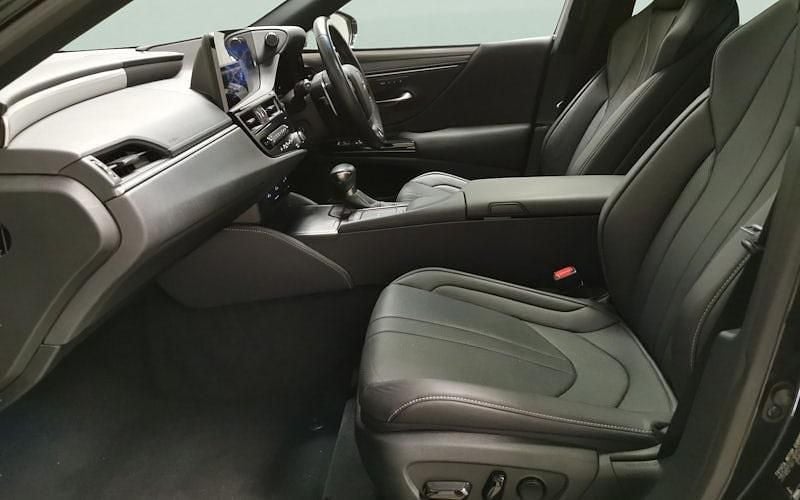 Used Lexus ES300H Sport Line 218 HP (160 kW) 2021 Sedan