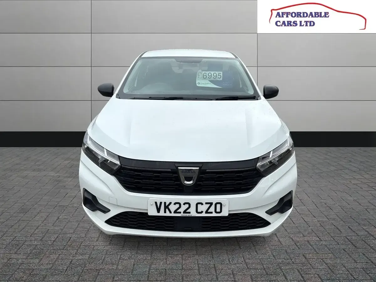Used Dacia Sandero Essentiel 100 HP (73 kW) 2022 White Hatchback