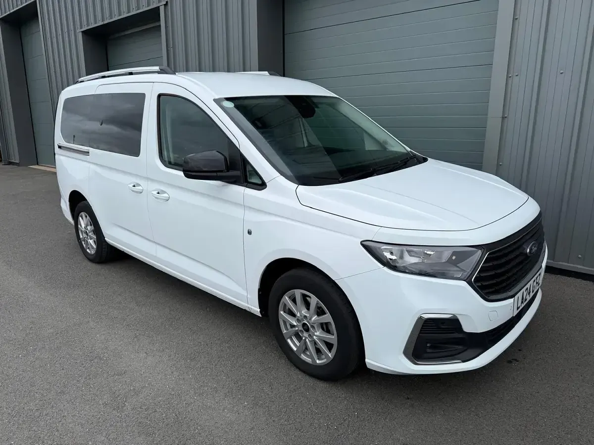 Used Ford Tourneo Connect Titanium 122 HP (89 kW) 2024 White MPV