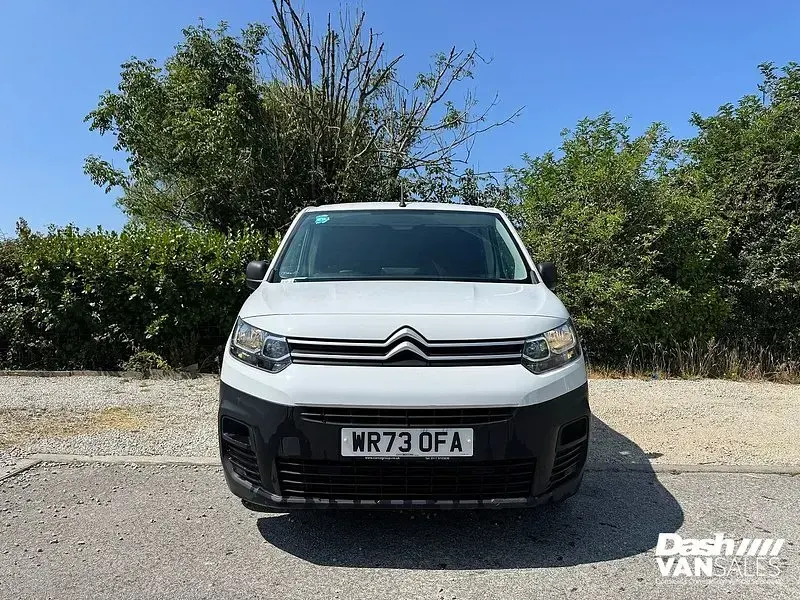 Used Citroën Berlingo 100 HP (73 kW) 2023 White MPV