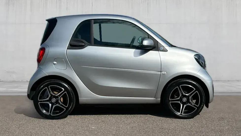 Used Smart ForTwo Electric Drive Premium 60 kW (82 HP) 2022 Body panels in cool silver metallic Coupe