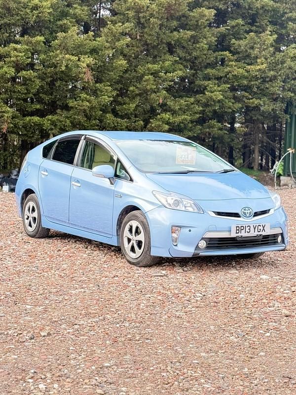 Used Toyota Prius 2013 Blue Hatchback