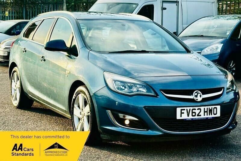 Blue Used 2012 Vauxhall Astra SRi Estate | £2,190 (Good price) - Image 1/4