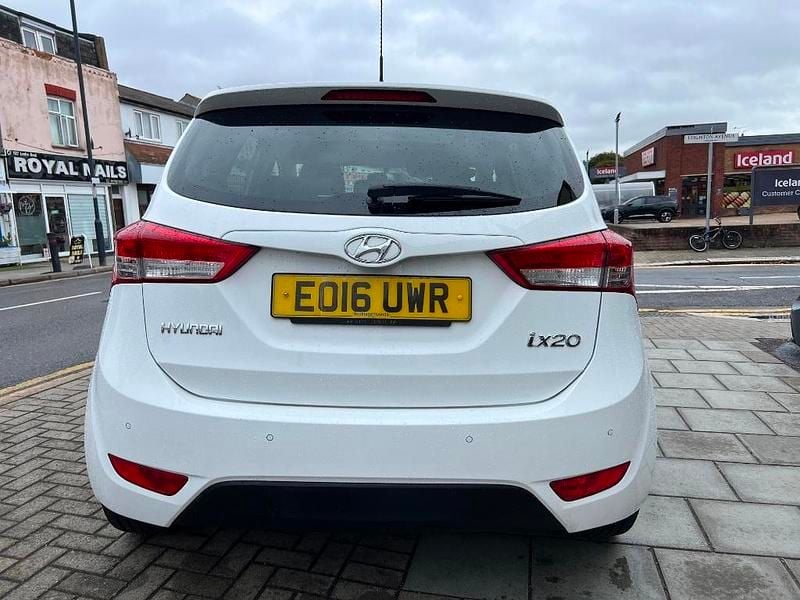 Used Hyundai ix20 Premium 2016 White Hatchback