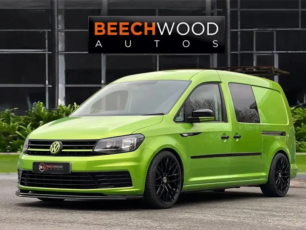 Used VW Caddy Maxi S 102 HP (75 kW) 2020 Green MPV
