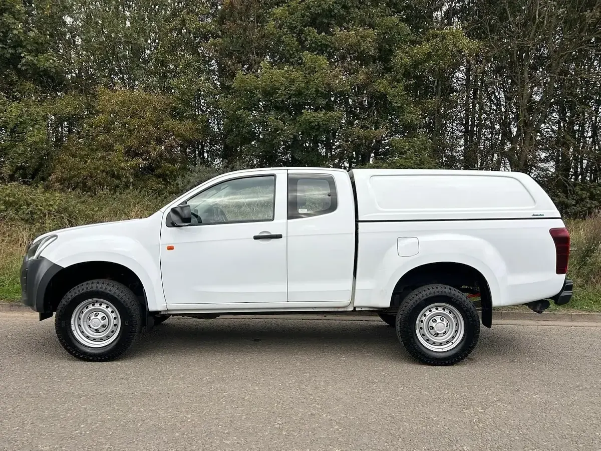 Used Isuzu D-Max 2020 White Pickup