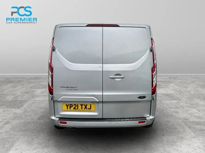 Usado Ford Transit Custom Limited 130 HP (95 kW) 2021 Prateado Van