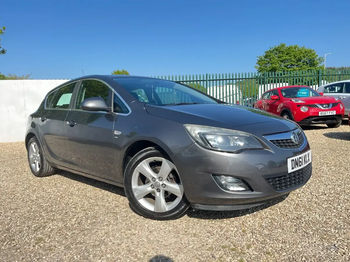 Used Vauxhall Astra SRi 115 HP (84 kW) 2011 Grey Hatchback