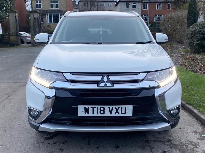 Used Mitsubishi Outlander 2018 White SUV