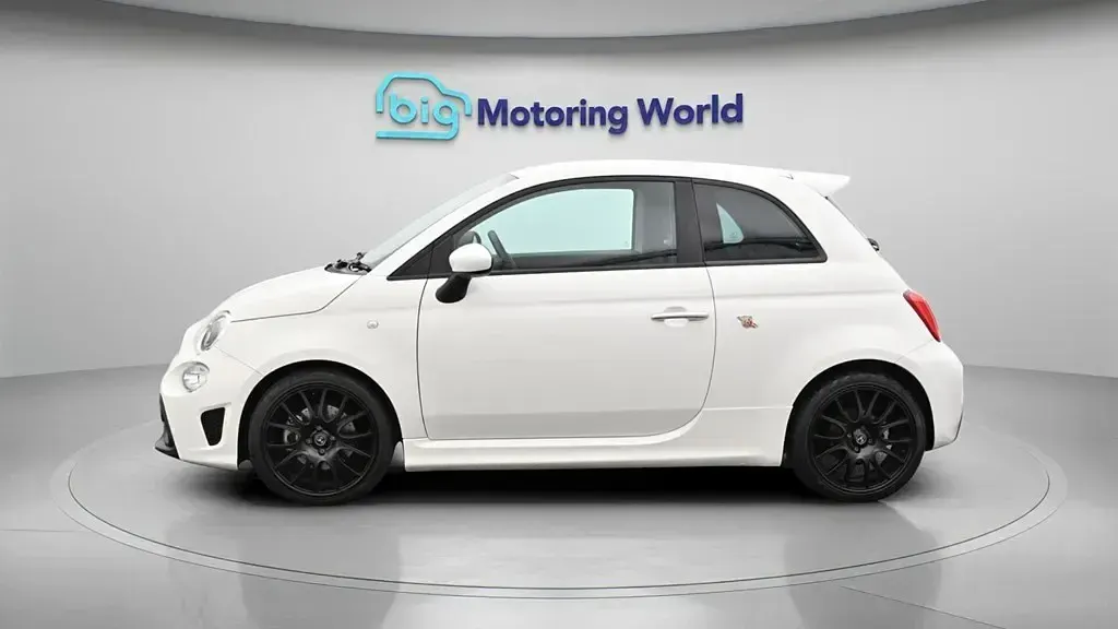 Usado Abarth 595 Pista 165 HP (121 kW) 2022 Branco Citadino