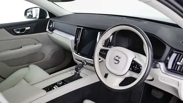 Used Volvo V60 CC Plus 190 HP (139 kW) 2020 Estate