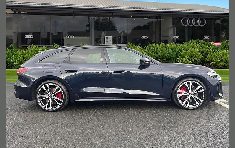 Used Audi S5 Advanced 367 HP (269 kW) 2025 Blue Estate