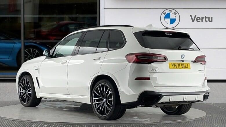 White Used 2021 BMW X5 M Sport SUV | £42,900 (Good price) - Image 1/3