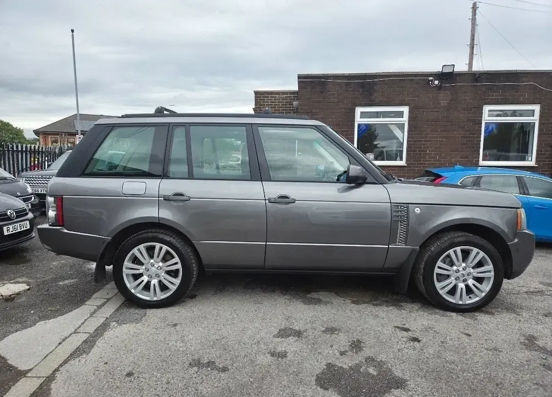 Used Land Rover Range Rover Vogue 313 HP (230 kW) 2010 Grey SUV