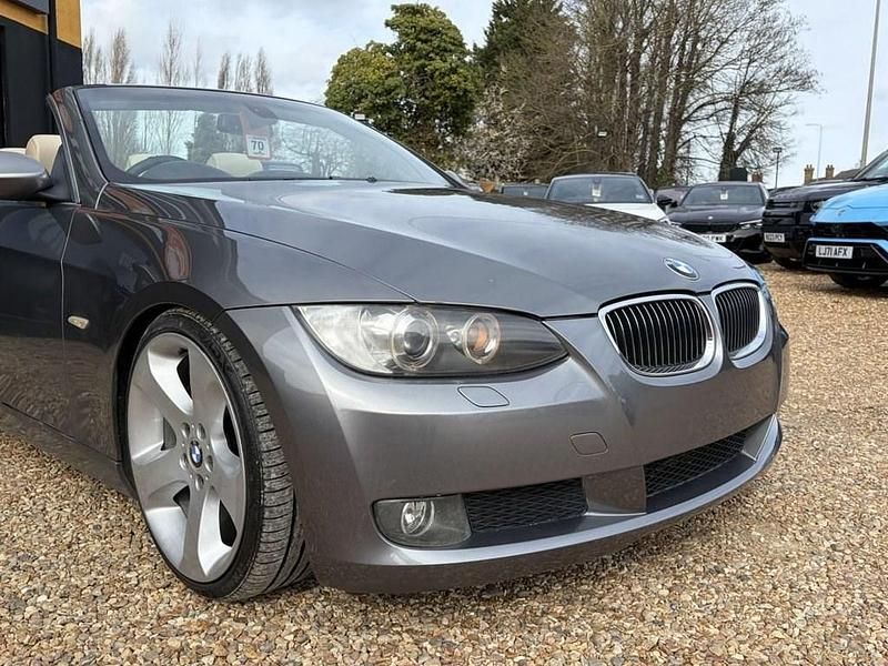 Begagnad BMW 330 Cabriolet 2007 Grå Cab