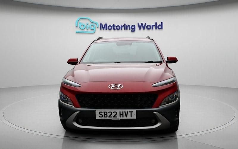 Second-hand Hyundai Kona Premium 120 CP (88 kW) 2022 Roșu SUV