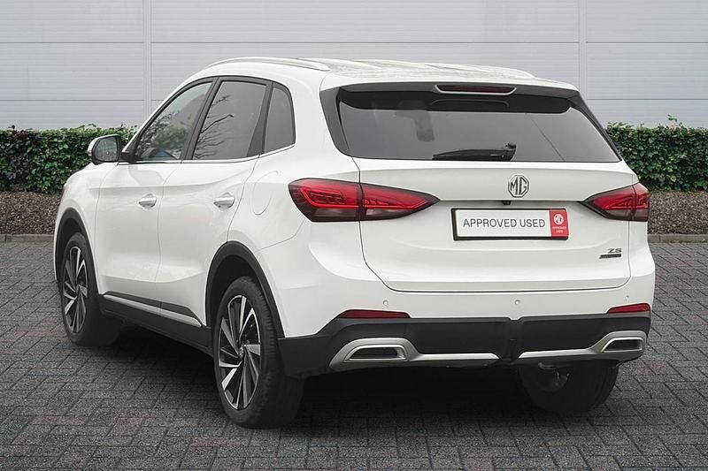 New MG ZS Trophy 2025 White Hatchback
