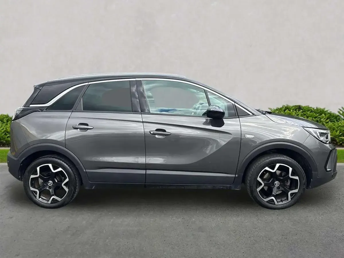 Usado Vauxhall Crossland Ultimate 130 CV (95 kW) 2023 Gris SUV