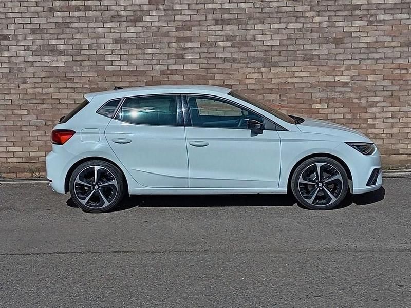 Used Seat Ibiza FR Sport 110 HP (80 kW) 2023 White Hatchback
