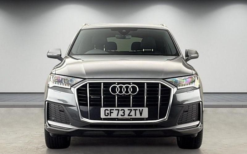 Usado Audi Q7 Black Edition 231 HP (169 kW) 2023 Cinzento SUV