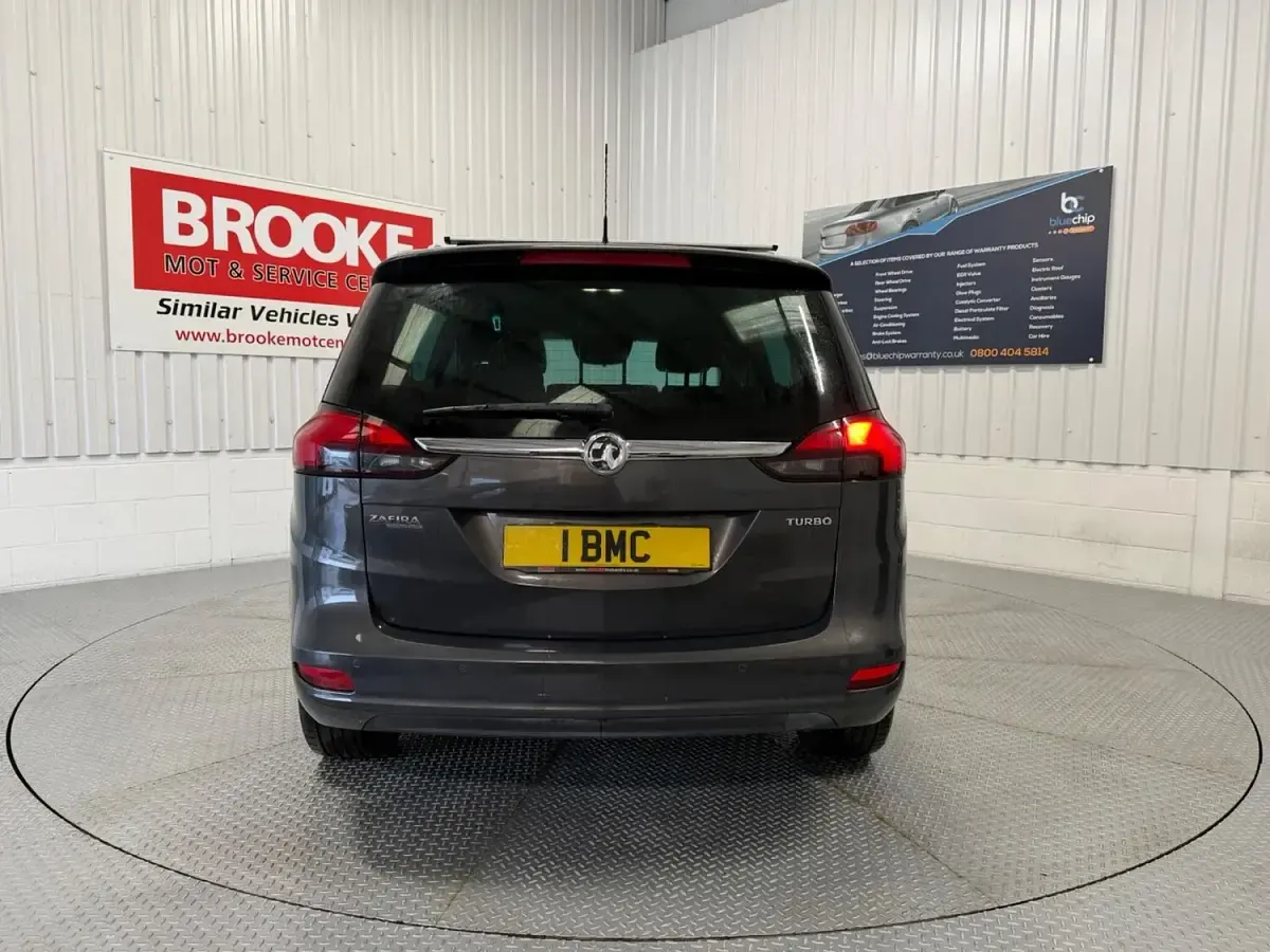Used Vauxhall Zafira SRi 140 HP (102 kW) 2014 Grey MPV