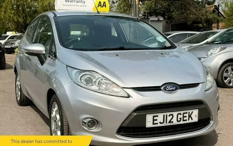 Used Ford Fiesta Zetec 97 HP (71 kW) 2012 Silver Hatchback