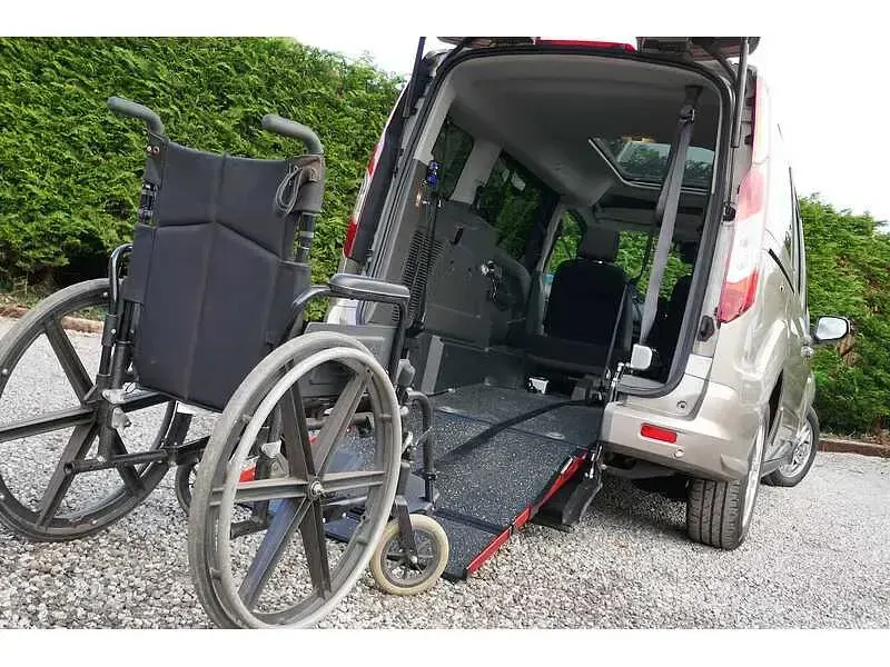 Used Ford Grand Tourneo Connect Titanium 120 HP (88 kW) 2020 Silver MPV