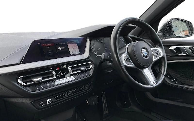 Used BMW 118 M Sport 140 HP (102 kW) 2020 White Hatchback