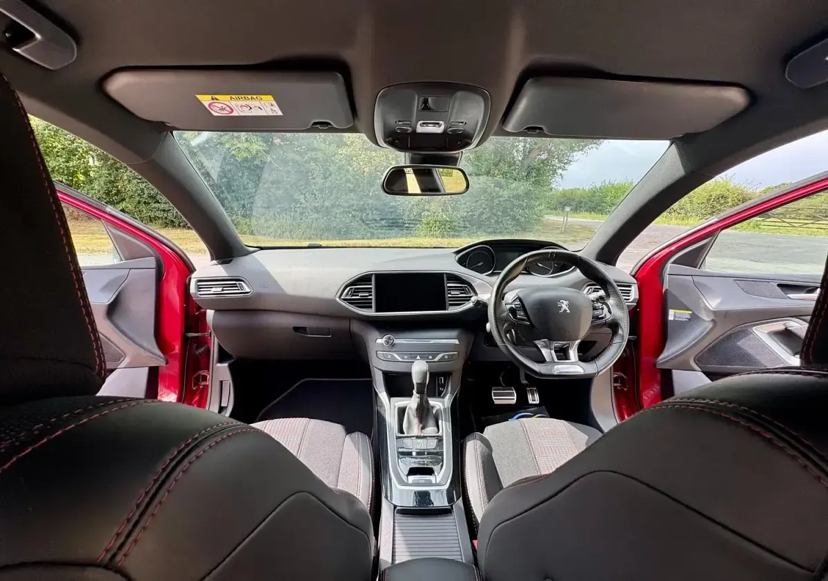 Used Peugeot 308 GT-line 2017 Red Hatchback