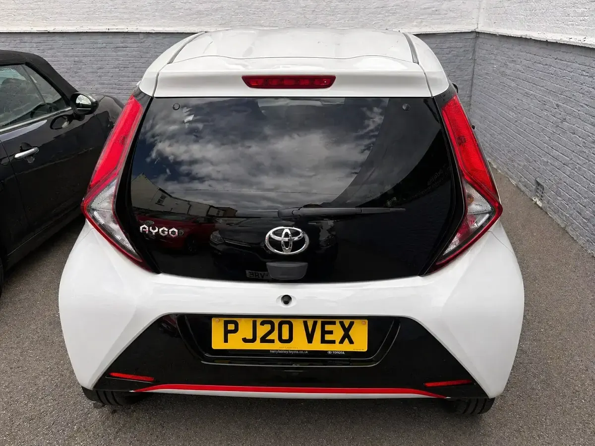 Used Toyota Aygo Trend 72 HP (52 kW) 2020 White Hatchback