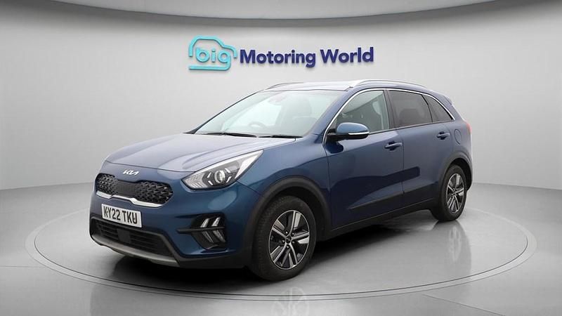 Used Kia Niro 139 HP (102 kW) 2022 Blue SUV