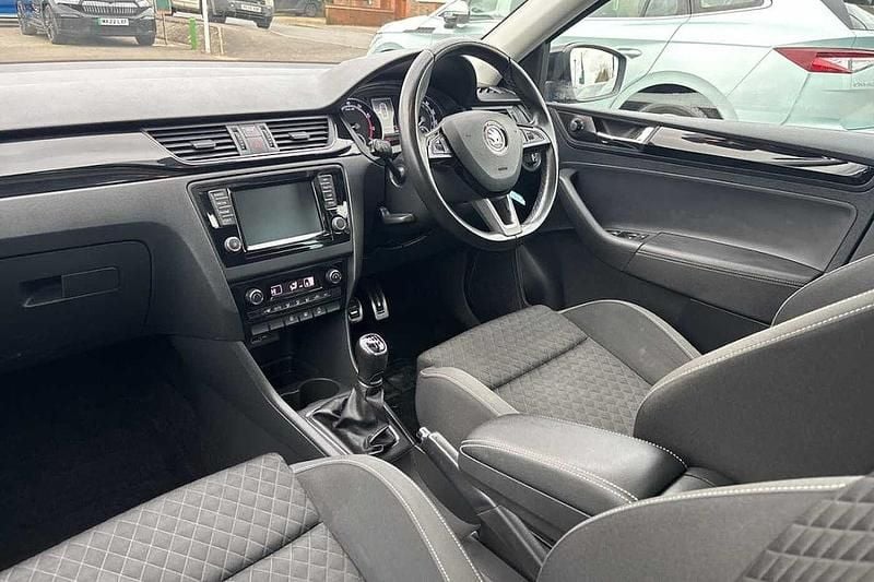 Used Skoda Rapid 81 HP (59 kW) 2018 Race blue metallic Hatchback